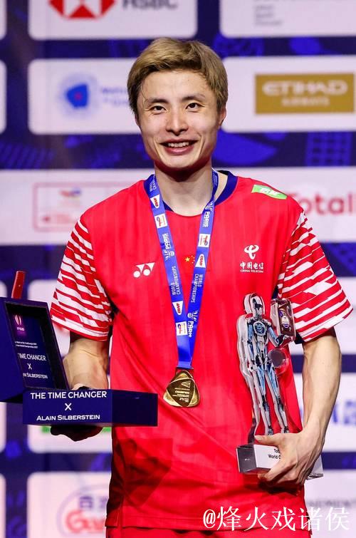 石宇奇获评世界羽联年度最佳男单选手 石宇奇获评世界羽联年度最佳男单选手
