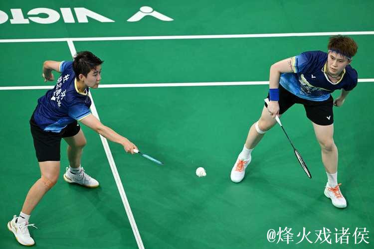 全运会羽毛球女团小组赛：浙江队击败湖北队